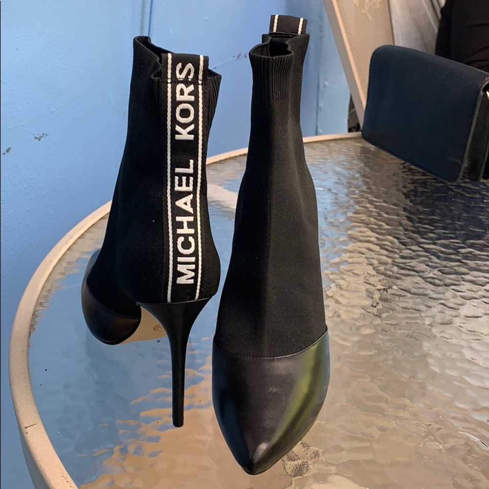 Botas - Picture 2 of 2